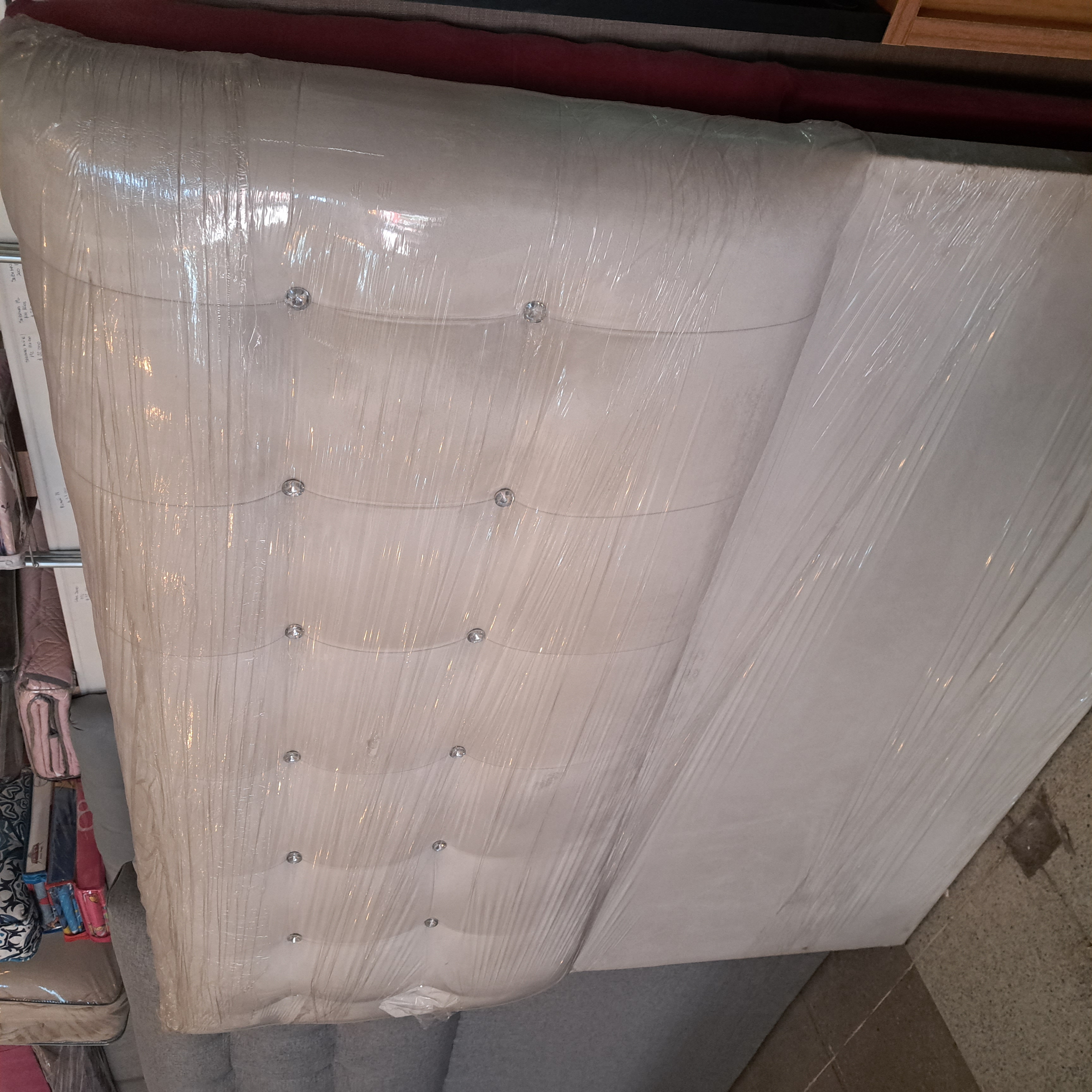 Respaldo Full plazas botón diamante